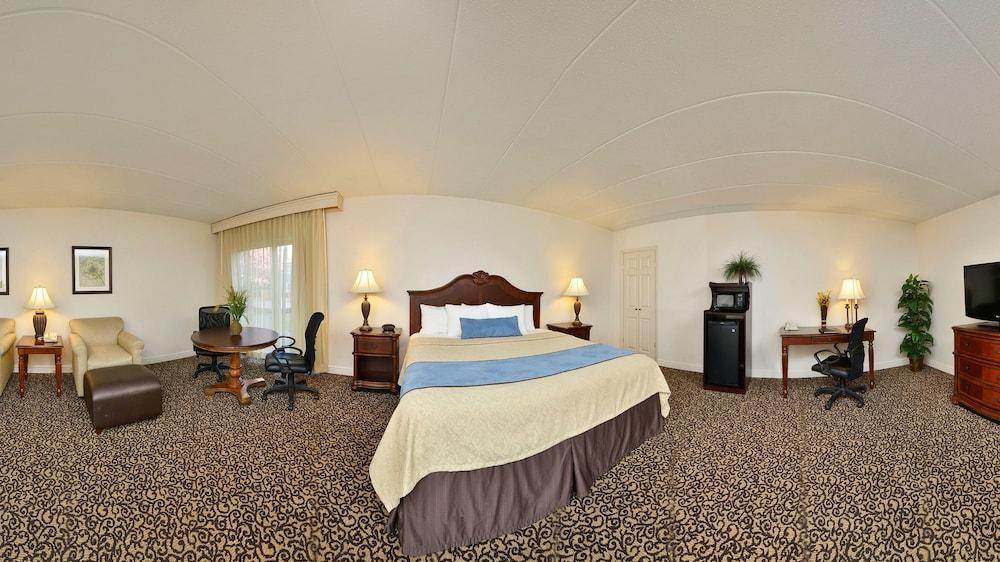 Best Western Plus Steeplegate Inn Davenport Exterior photo