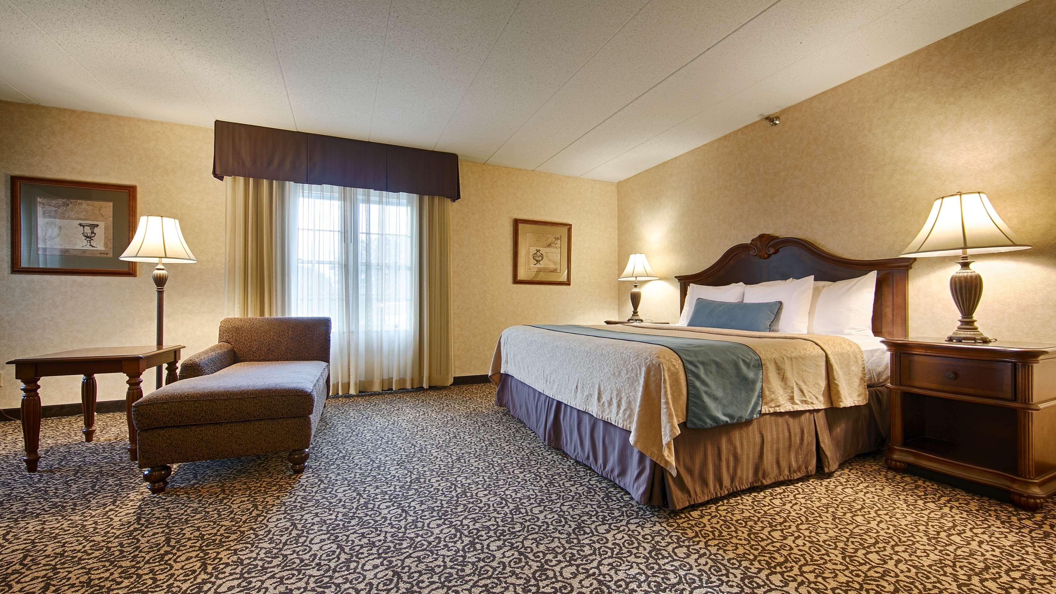 Best Western Plus Steeplegate Inn Davenport Exterior photo