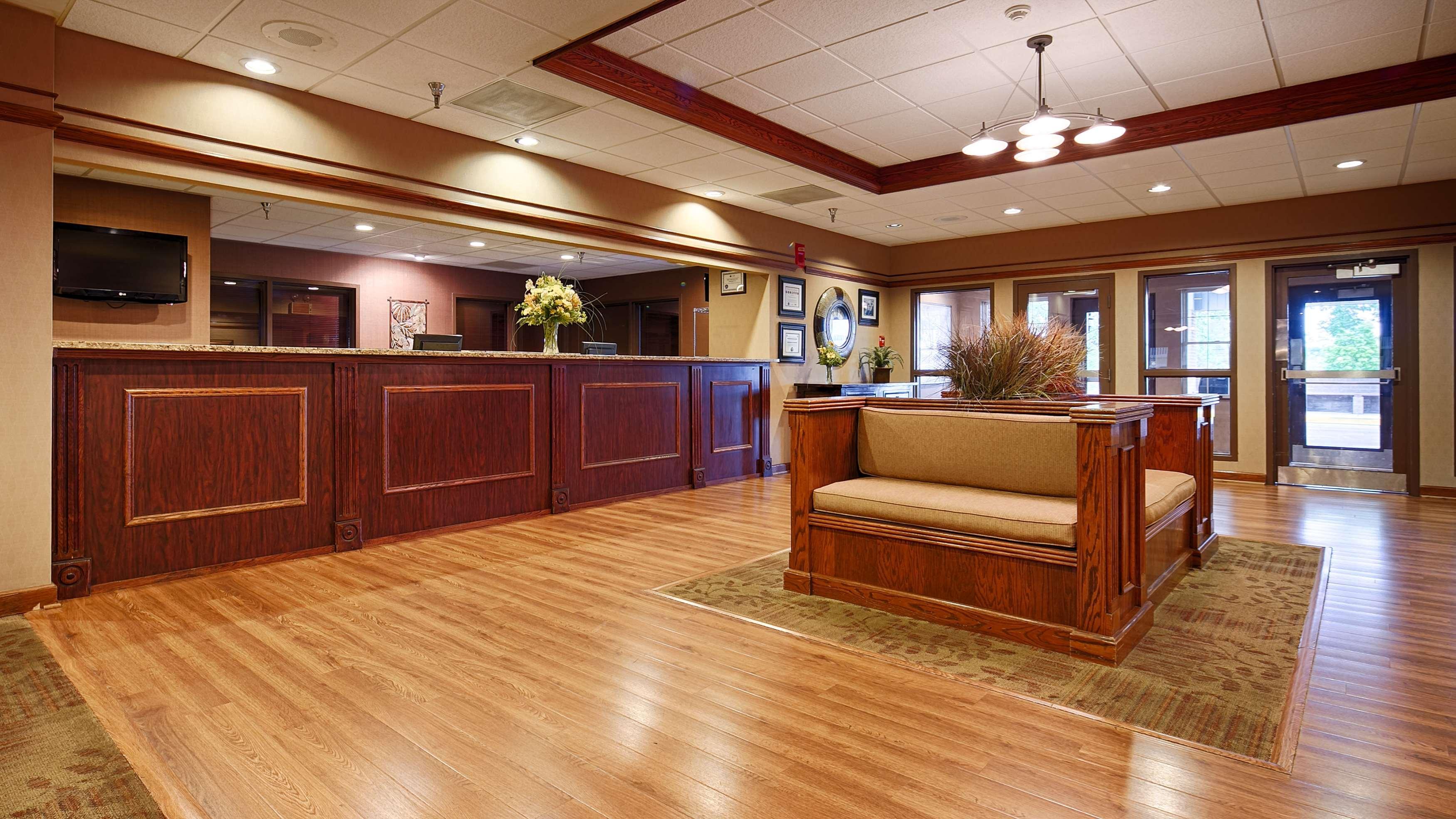 Best Western Plus Steeplegate Inn Davenport Exterior photo