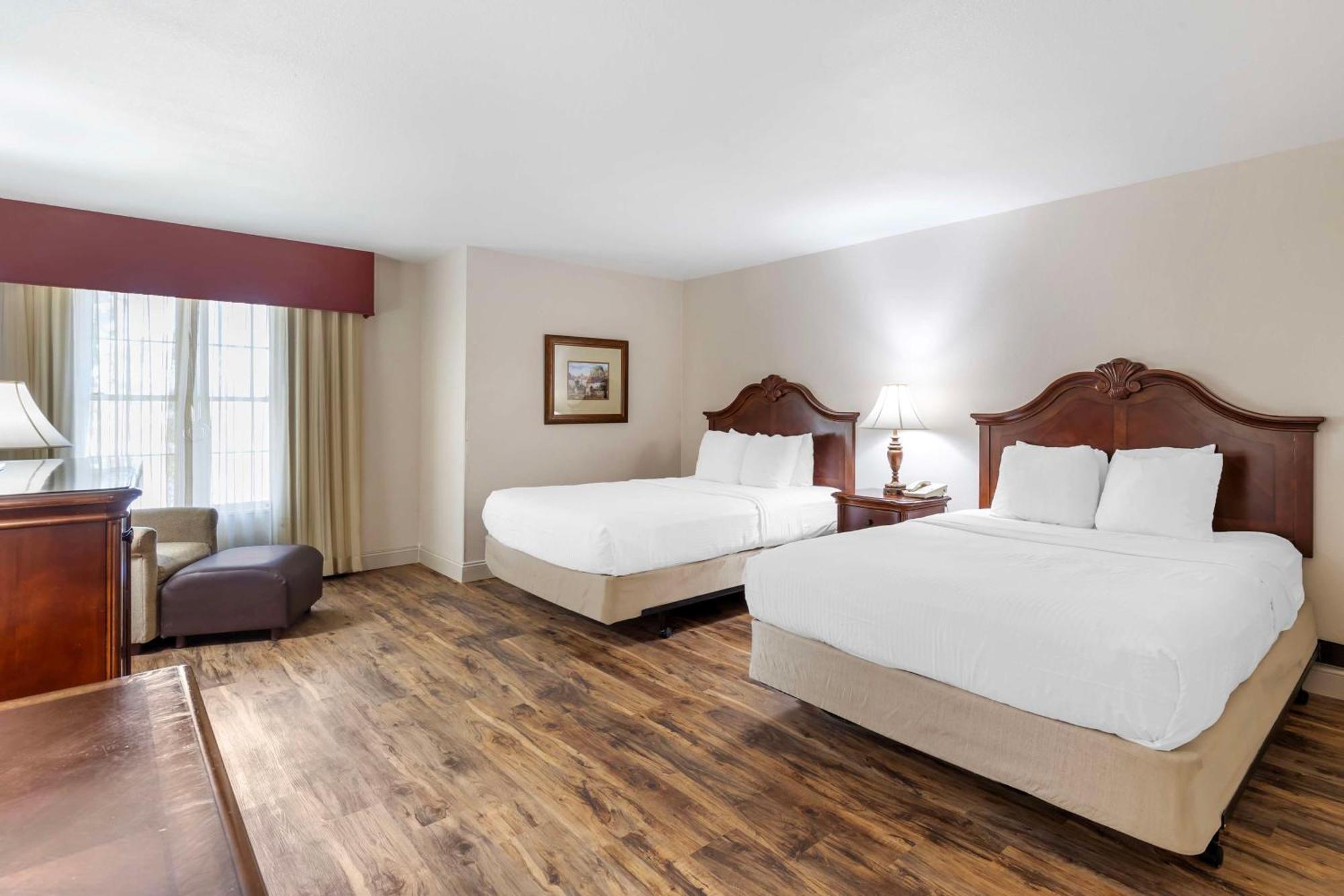 Best Western Plus Steeplegate Inn Davenport Exterior photo