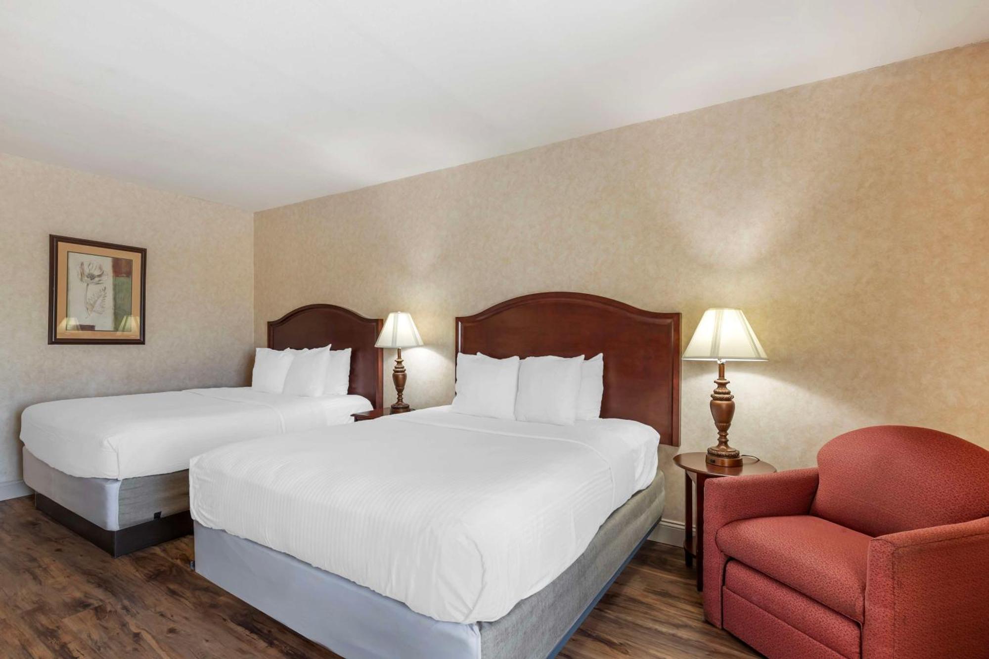 Best Western Plus Steeplegate Inn Davenport Exterior photo