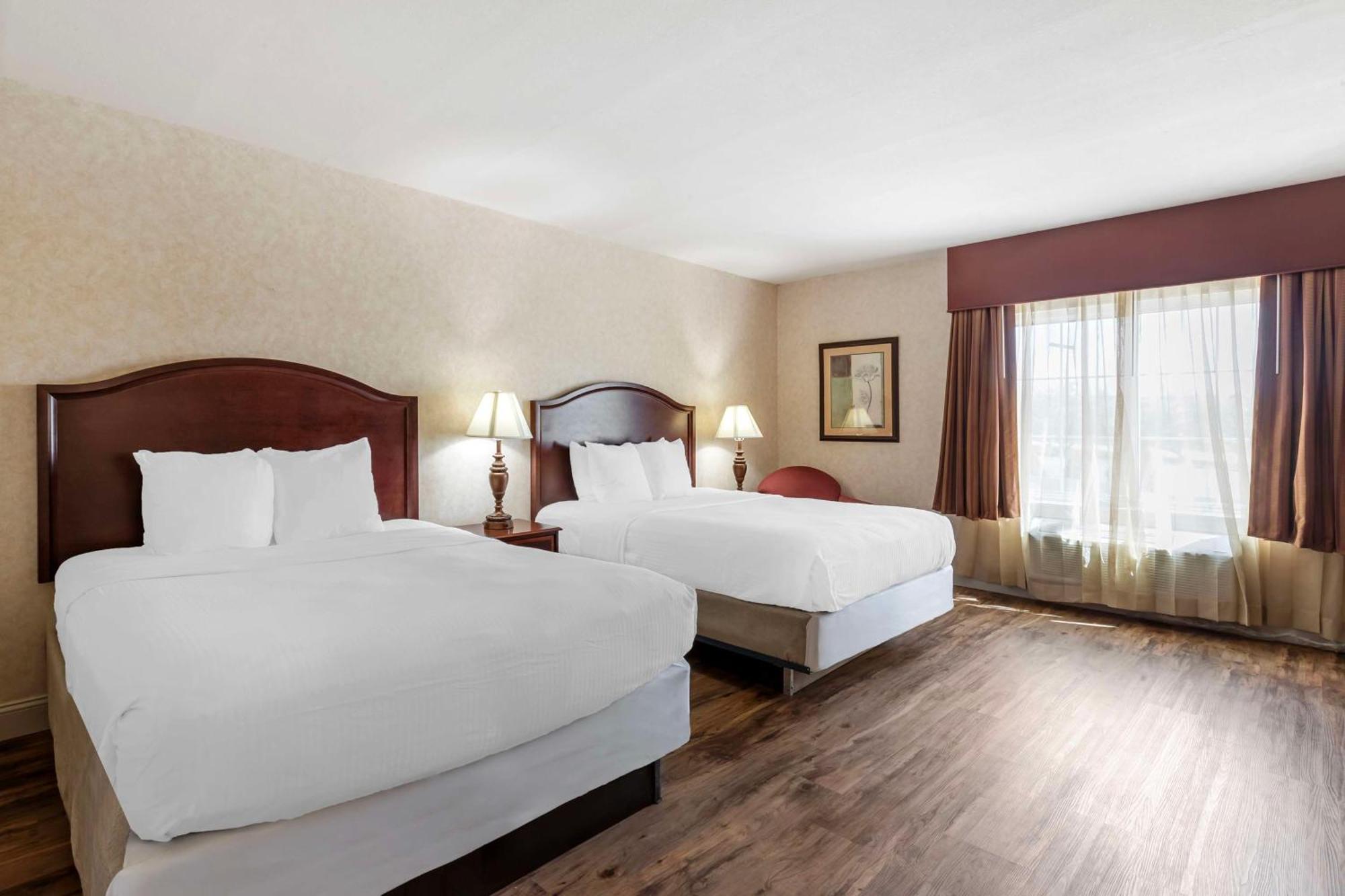 Best Western Plus Steeplegate Inn Davenport Exterior photo