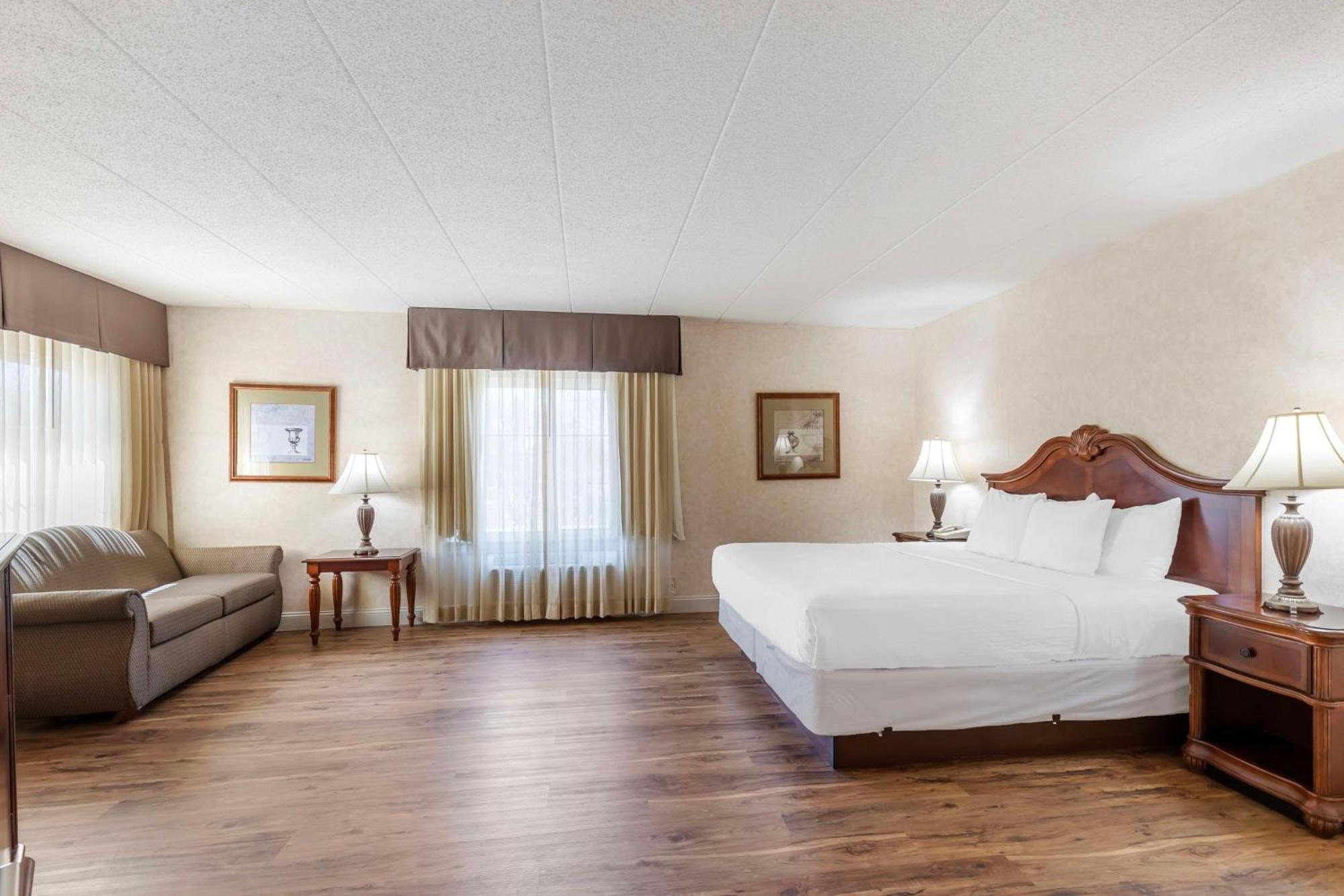Best Western Plus Steeplegate Inn Davenport Exterior photo