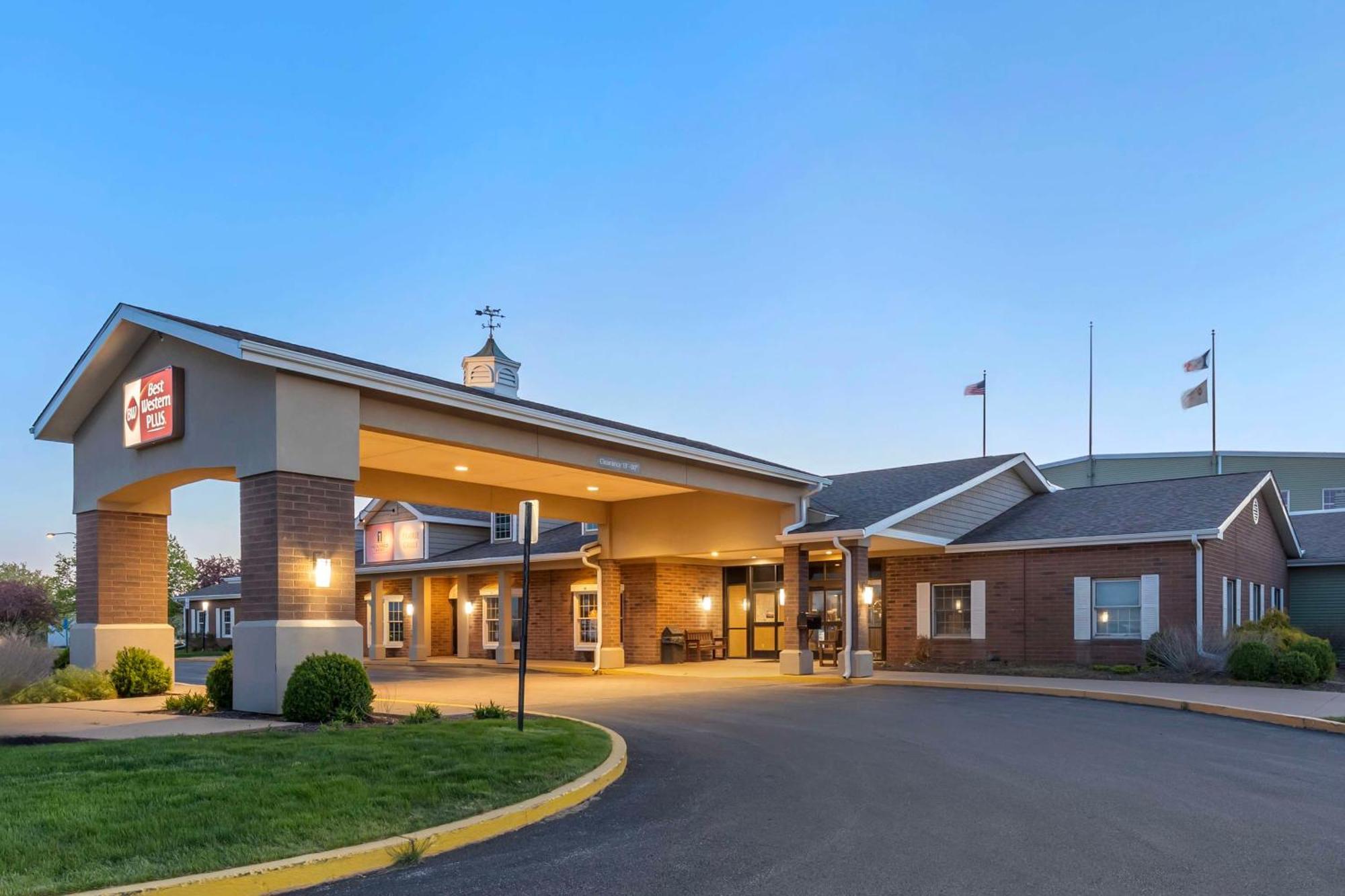 Best Western Plus Steeplegate Inn Davenport Exterior photo