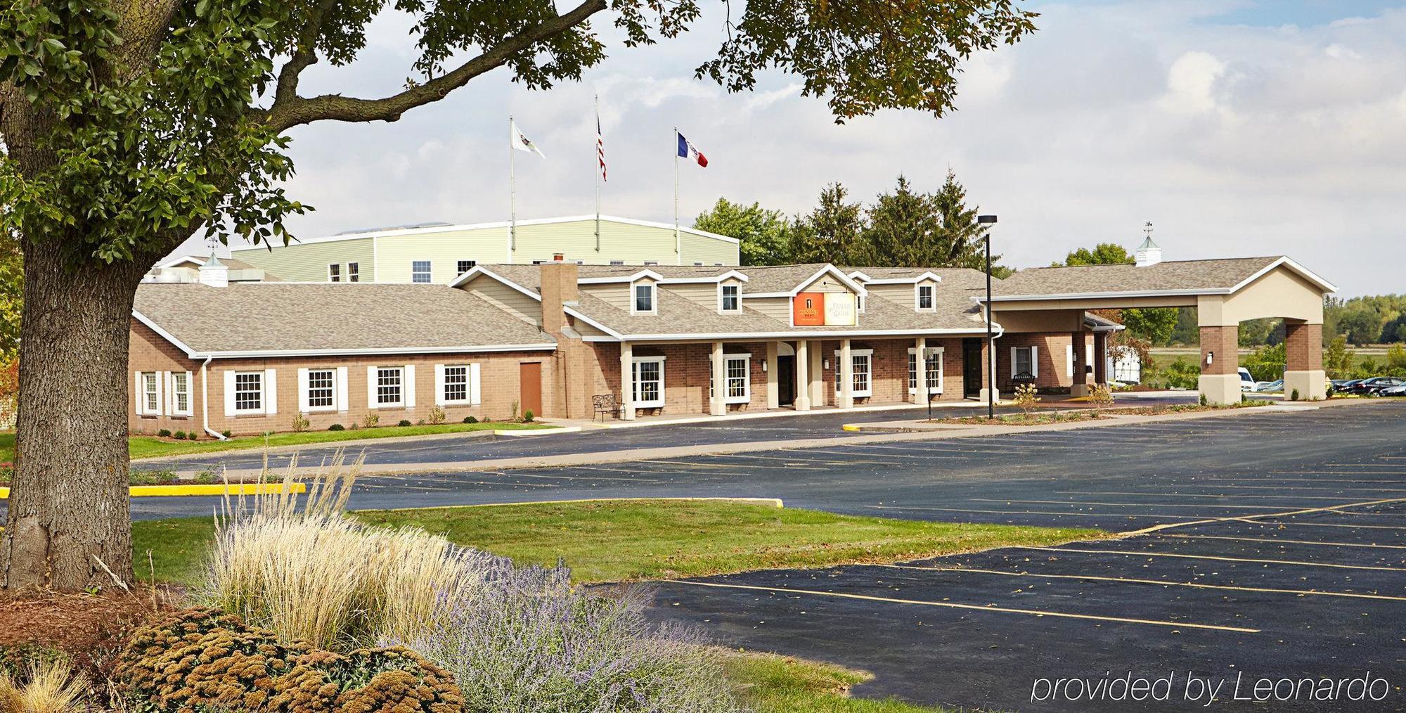 Best Western Plus Steeplegate Inn Davenport Exterior photo
